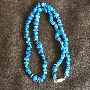 Blue stone tumbled chip necklace